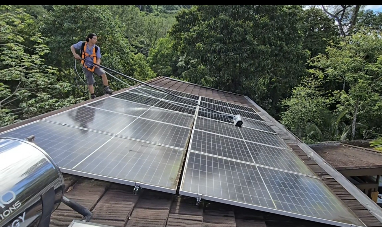 Deep Solar Panel Cleaning